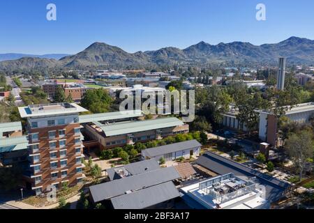 Vista aerea del campus della University of California UC Riverside in una giornata di sole Foto Stock
