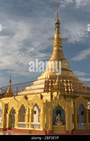 Pili Daw Aye Pagoda, Kawthaung, Myanmar Foto Stock