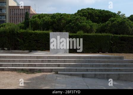 Architettura paesaggistica degli anni '70 Parc de Joan Miro (Parc l'Escorxador), Carrer d'Arago, Barcellona, Spagna Beth Gali Foto Stock