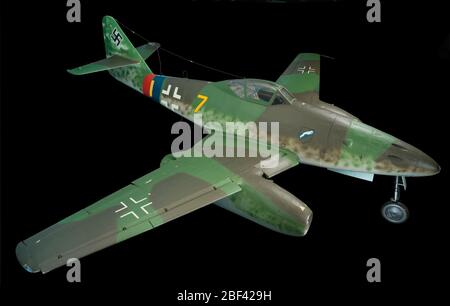 Messerschmitt Me 262 A1a Swalbe Swallow. Motore gemello, sedile unico, ala bassa, jet fighterNicknamed Schwalbe (Swallow), il Messerschmitt Me 262 ha superato le prestazioni di ogni altro combattente della seconda guerra mondiale. Foto Stock