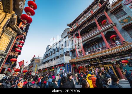 Nei Liansheng Shoe Store in Dashilan Commercial Street, nella zona di Qianmen Street, nel quartiere di Dashilan, Pechino, Cina Foto Stock