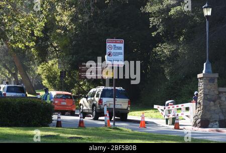 Los Angeles, California, USA 17 aprile 2020 una visione generale dell'atmosfera di Griffith Park e Osservatorio chiuso a causa del coronavirus covic-19 pandemic il 17 aprile 2020 a Los Angeles, California, USA. Foto di Barry King/Alamy Live News Foto Stock