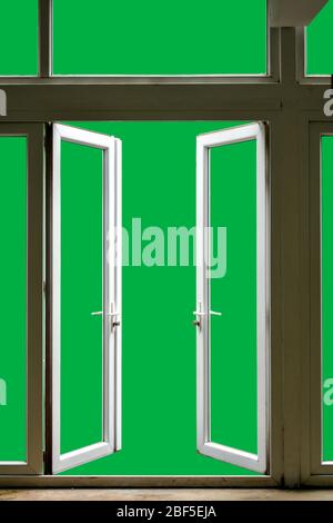 Porte bianche in vetro aperto isolate Foto Stock