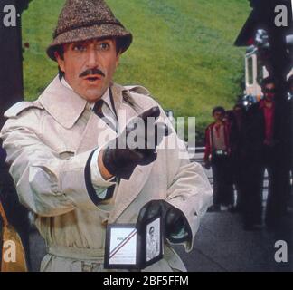 IL ROSA PANTHER SRIKES ANCORA 1976 United Artists film con Peter Sellers Foto Stock