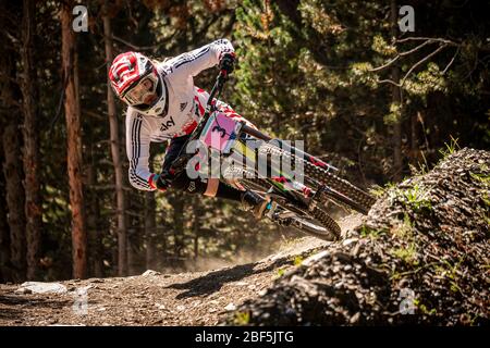 VALLNORD, ANDORRA - 6 SETTEMBRE 2015. Tahnee Seagrave (GBR) Racing per il Team FMD Racing ai Campionati mondiali di Mountain Bike Downhill dell'UCI Foto Stock