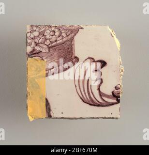 Faccia della parete della mattonella. Rettangolo orizzontale. Trenta piastrelle larghe e ventitre alte con apertura per camino undici piastrelle larghe e dieci alte. Foto Stock