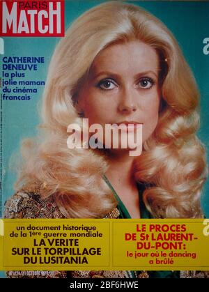 Pagina principale della rivista francese Paris-Match, n° 1224, attrice francese Catherine Deneuve, 1972, Francia Foto Stock