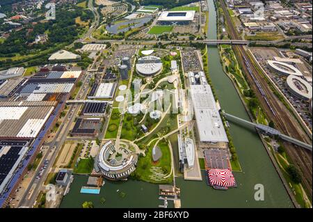 Autostadt a VW facture con hotel il Ritz-Carlton a Wolfsburg, 23.07.2016, vista aerea, Germania, bassa Sassonia, Wolfsburg Foto Stock