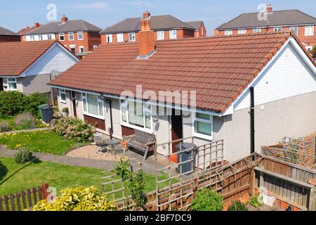 Bungalows per pensionati di vecchiaia su Scott Close a Swillington Leeds Foto Stock