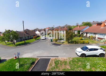 Bungalows on Scott Close a Swillington, è una zona residenziale per i pensionati di vecchia età Foto Stock