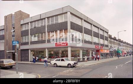 1987 Kwik Save supermercato, Ilford, Londra, Regno Unito Foto Stock