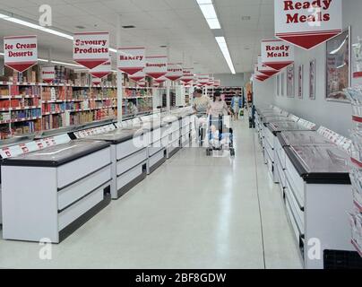 1987 Kwik Save supermercato, Tottenham, Londra, Regno Unito Foto Stock