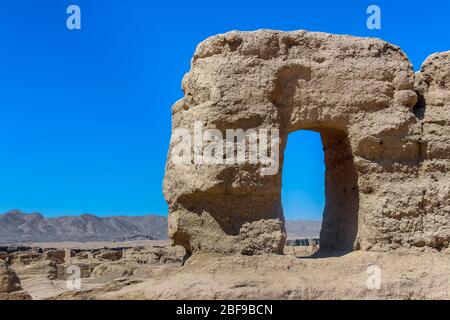 Rovine dell'antica città di terra di Jiaohe , conosciuta anche come Yarkhoto o Yar City Foto Stock