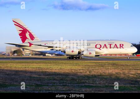 Francoforte, Germania – 29 novembre 2019: Qatar A380 all'aeroporto di Francoforte. Foto Stock