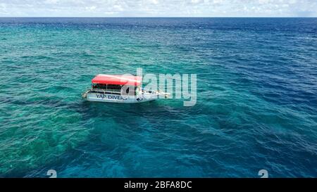 Tauchschiff am Außenriff von Korallenriff, Insel Yap, Yap Island, Südsee, Pazifik, Ozeanien Foto Stock