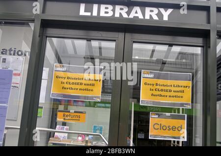 GREYMOUTH, NUOVA ZELANDA, 11 APRILE 2020: La biblioteca pubblica di Greymouth è chiusa durante il blocco Covid 19 in Nuova Zelanda, 11 aprile 2020 Foto Stock