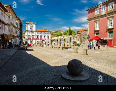 Guimaraes, Portogallo - 24 giugno 2017: Celebrazione della festa della città e battaglia di Sao Mamede vista della piazza Foto Stock