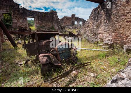 Oradour-sur-Glane, Francia - 2014 agosto: Rovine del villaggio che è stato obliterato durante la seconda guerra mondiale dalle SS Foto Stock