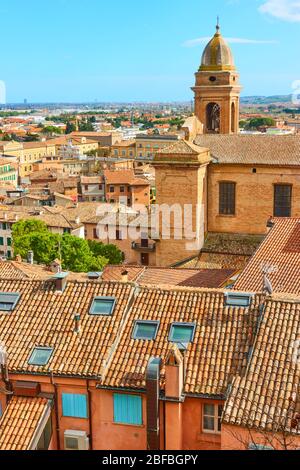 Tetti in tegole di Santarcangelo di Romagna in Emilia-Romagna Foto Stock