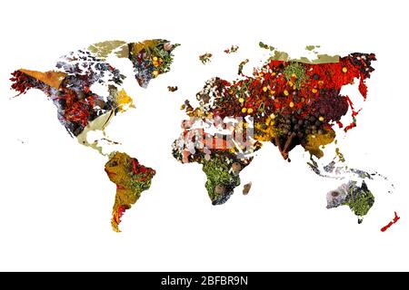 Mappa mondiale delle diverse spezie aromatiche su sfondo bianco. Collezione creativa Foto Stock