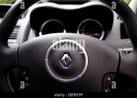 La figura mostra il volante di una Renault Sport offerte nel centro di Londra. Foto Stock