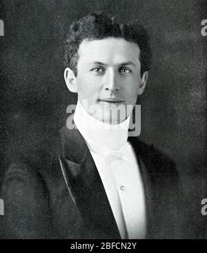 HARRY HOUDINI (1874-1926) Illusionista ungherese-americano e performer stunt circa 1900 Foto Stock