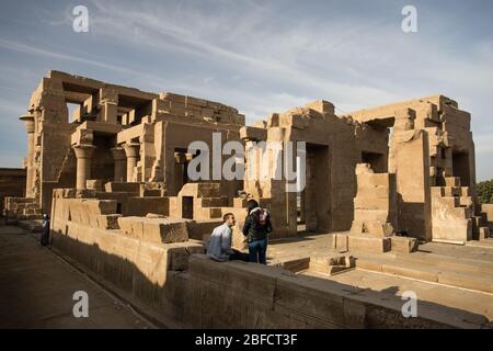 Rovine del tempio tolemaico di Kom Ombo vicino ad Aswan, Egitto. Foto Stock