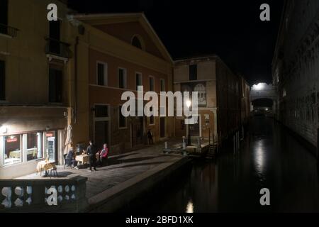 Vista di un canale di Venezia Foto Stock