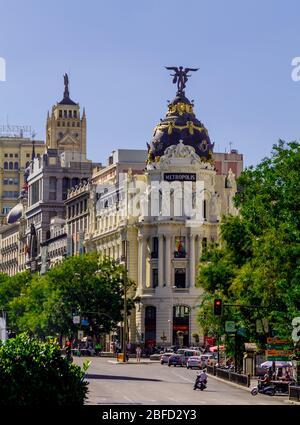 Madrid, Spagna - 30 settembre 2016: Il famoso Palazzo Metropolis della Gran Via, Madrid. Architettura, visite turistiche. Foto Stock