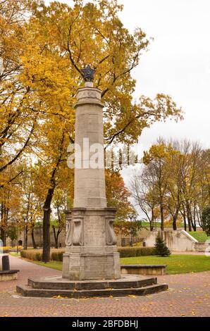 Monumento ai combattenti dell'esercito sovietico a Lossipark a Narva. Estonia Foto Stock