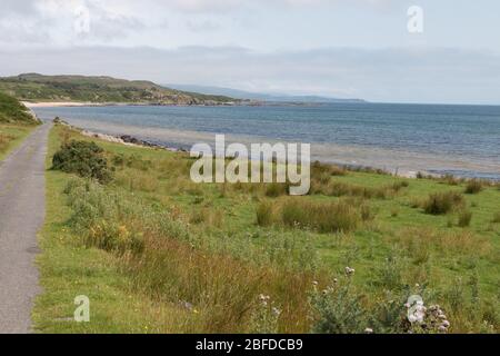 Sentiero escursionistico fino alla cima di Beinn Bheigeir, il punto più alto sull'isola di Islay in Scozia. Foto Stock