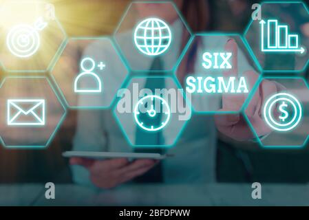 Testo di scrittura Six Sigma. Insieme di tecniche di gestione di foto concettuali destinate a migliorare i processi aziendali Foto Stock