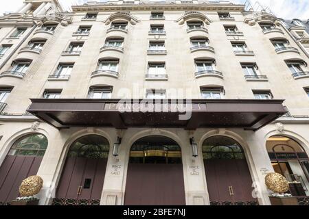 CORONAVIRUS: FAMOSI HOTEL DI LUSSO TEMPORANEAMENTE CHIUSI A PARIGI Foto Stock