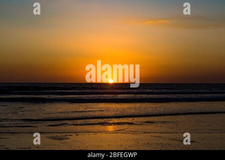 Tramonto a playa santa del mar beach Aposentillo El Viejo Chinandega in Nicaragua Foto Stock