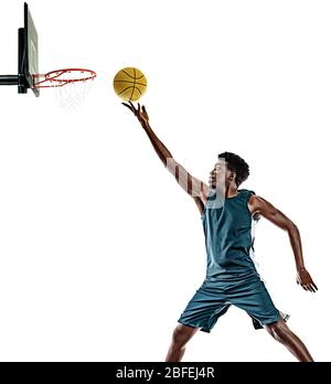 un giocatore di basket africano giovane uomo in studio isolato su sfondo bianco Foto Stock