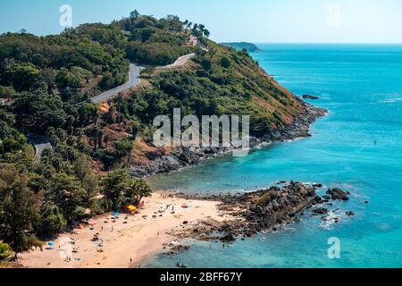 La spiaggia di ya Nui è molto piccola spiaggia costiera a Rawai, Phuket Foto Stock