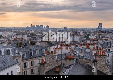 Una grande vista di Parigi dai tetti Foto Stock