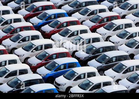 New Cars, Porto di Zeebrugge, Blankenberge, Fiandre, Belgio, Europa Foto Stock