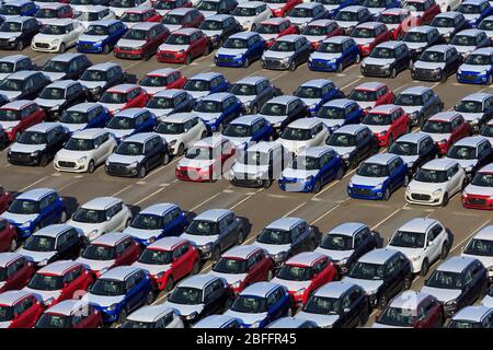 New Cars, Porto di Zeebrugge, Blankenberge, Fiandre, Belgio, Europa Foto Stock