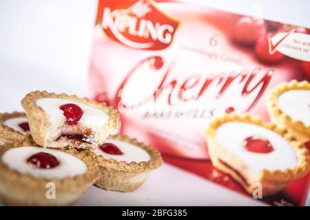 Immagine illustrativa del marchio Premier Foods MR Kipling. Premier Foods ha annunciato oggi un aumento del 4.5% del profitto dell'anno e prevede ulteriori guadagni i Foto Stock