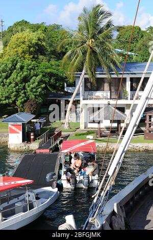 Tauchboot, subacquei Yap Foto Stock