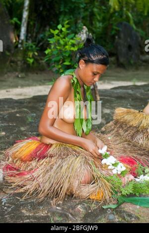 Eingeborene von Yap in traditioneller Kleidung, Yap, Mikronesien, Südsee Foto Stock