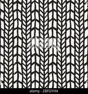 Semplice pattern vettoriale geometrico. Sfondo nero e bianco nero con tratti verticali del pennello. Disegnare a mano linee zigzag. Illustrazione Vettoriale