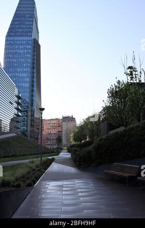 Milano - porta Nuova - Italia - 9 aprile 2020. Milano in blocco. Nessun dipendente nel quartiere degli affari di Milano a causa dell'emergenza Covid 19. Foto Stock