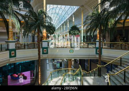 All'interno del centro commerciale Trafford Centre. Trafford, Manchester, Regno Unito Foto Stock