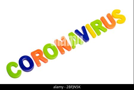 Coronavirus pandemico, testo CORONAVIRUS su sfondo bianco. COVID-19 è il nuovo nome ufficiale della malattia di coronavirus SARS-cov-2. Foto Stock