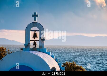 La cappella di Agia Marina (Saint Marina) situato vicino al villaggio costiero Archangelos a Lakonia, Peloponneso, Grecia Foto Stock