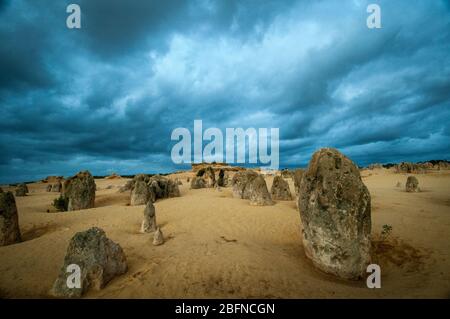 La formazione geologica dei Pinnacoli al Parco Nazionale di Namburg, Cervantes, Australia Occidentale Foto Stock