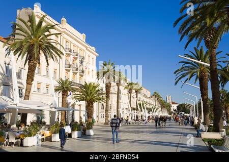 Caffè sulla Riva, Split, Croazia, Europa Foto Stock