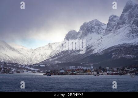 Viaggio a Oernes sul Mare di Norvegia Foto Stock
